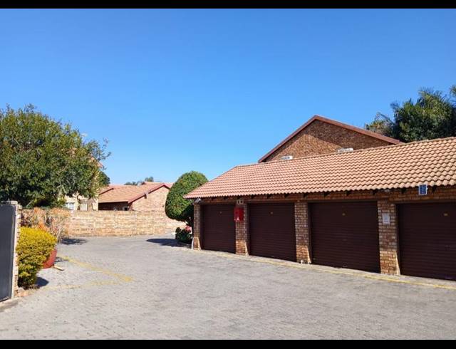 2 BEDROOM TOWNHOUSE FOR SALE IN ANNLIN